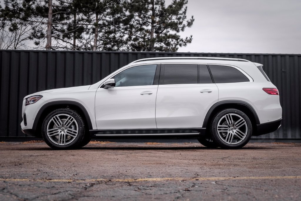 Used 2026 Mercedes-Benz GLS 450 4MATIC image 3