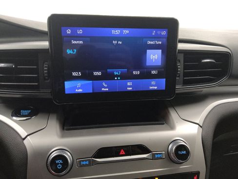 Used 2022 Ford Explorer XLT AWD/4WD image 25