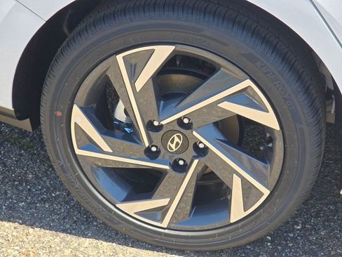 New 2026 Hyundai Elantra Limited FWD image 11