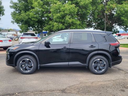 Used 2024 Nissan Rogue SV w/ SV Premium Package AWD/4WD image 8