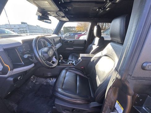 Used 2023 Ford Bronco Badlands image 11