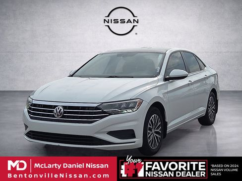 Used 2019 Volkswagen Jetta FWD image 2