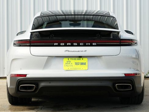 Used 2025 Porsche Panamera 4 w/ Premium Package image 11