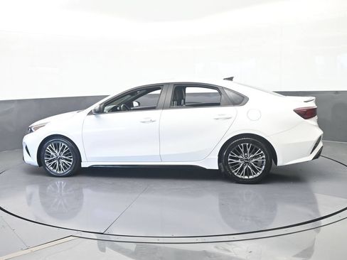 Used 2024 Kia Forte GT-Line w/ GT-Line Premium Package FWD image 3