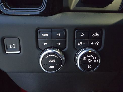 Used 2022 GMC Sierra 1500 AT4 w/ AT4 Premium Package image 24