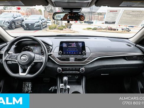 Used 2025 Nissan Altima 2.5 SV image 23