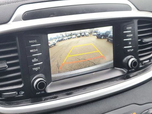 Used 2019 Kia Sorento L image 18