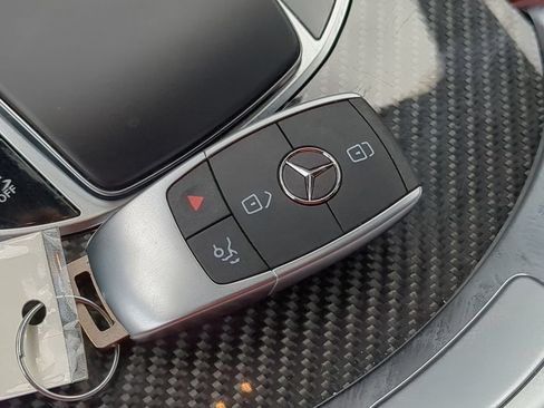 Used 2020 Mercedes-Benz GLC 43 AMG 4MATIC w/ Driver Assistance Package image 37