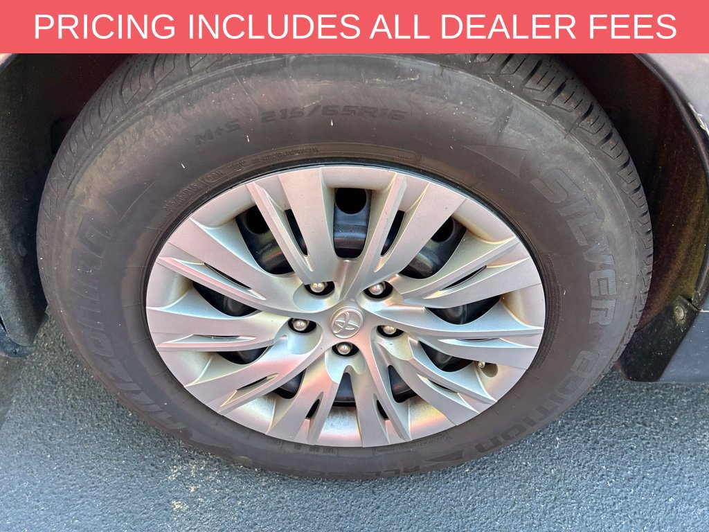 Used 2012 Toyota Camry LE FWD image 21