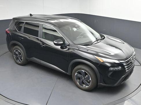 Certified 2025 Nissan Rogue SV FWD image 31