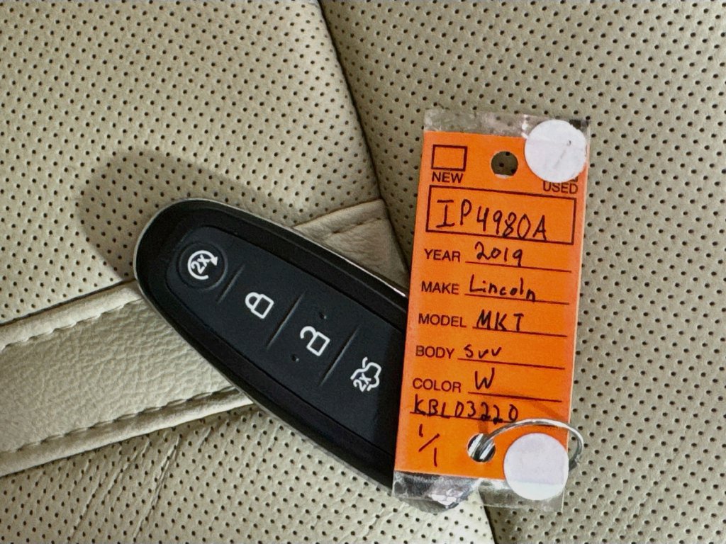 Used 2019 Lincoln MKT AWD image 38