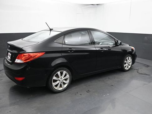 Used 2013 Hyundai Accent GLS w/ Premium Pkg FWD image 10