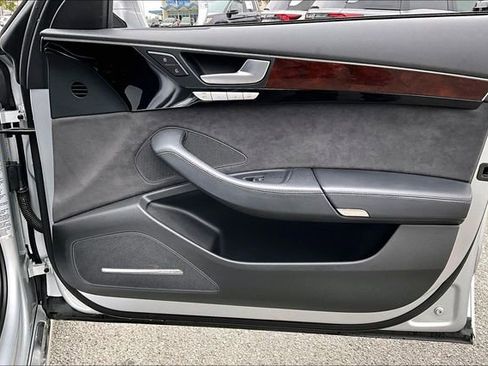 Used 2013 Audi A8 L 4.0T image 27