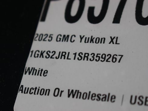Used 2025 GMC Yukon XL Denali AWD/4WD image 42