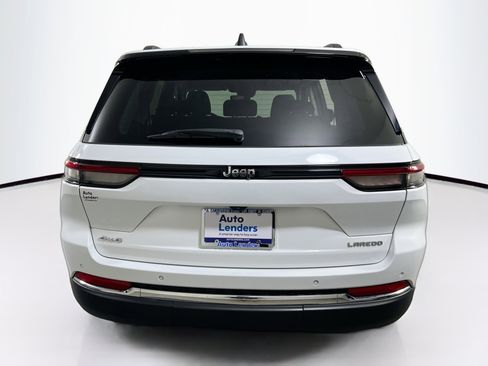 Used 2023 Jeep Grand Cherokee Laredo image 6