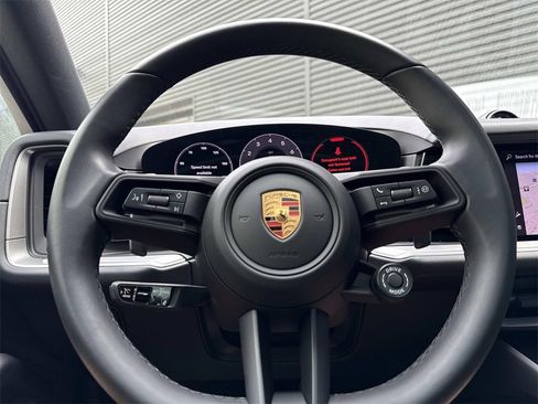 Used 2025 Porsche Cayenne S image 12