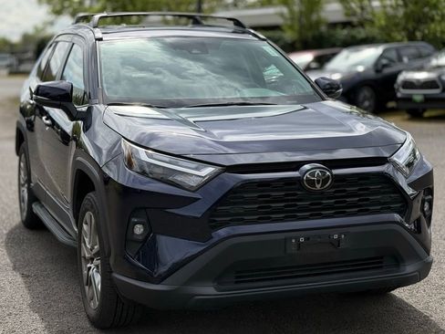 Used 2023 Toyota RAV4 XLE Premium image 7