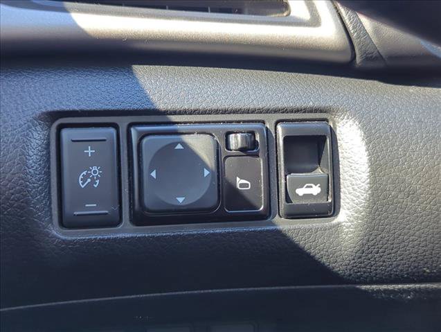Used 2015 Nissan Sentra S FWD image 13