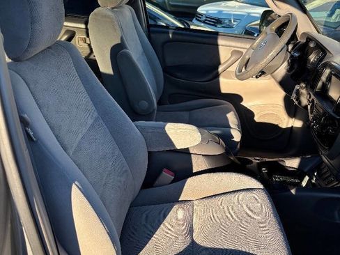 Used 2005 Toyota Sequoia SR5 image 19