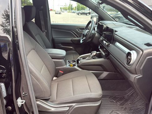 Used 2024 Chevrolet Colorado LT AWD/4WD image 12
