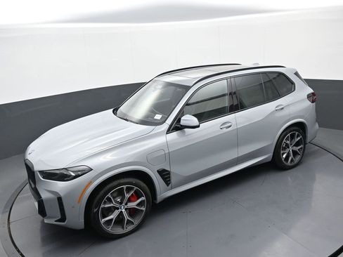 New 2026 BMW X5 xDrive50e w/ Executive Package image 35