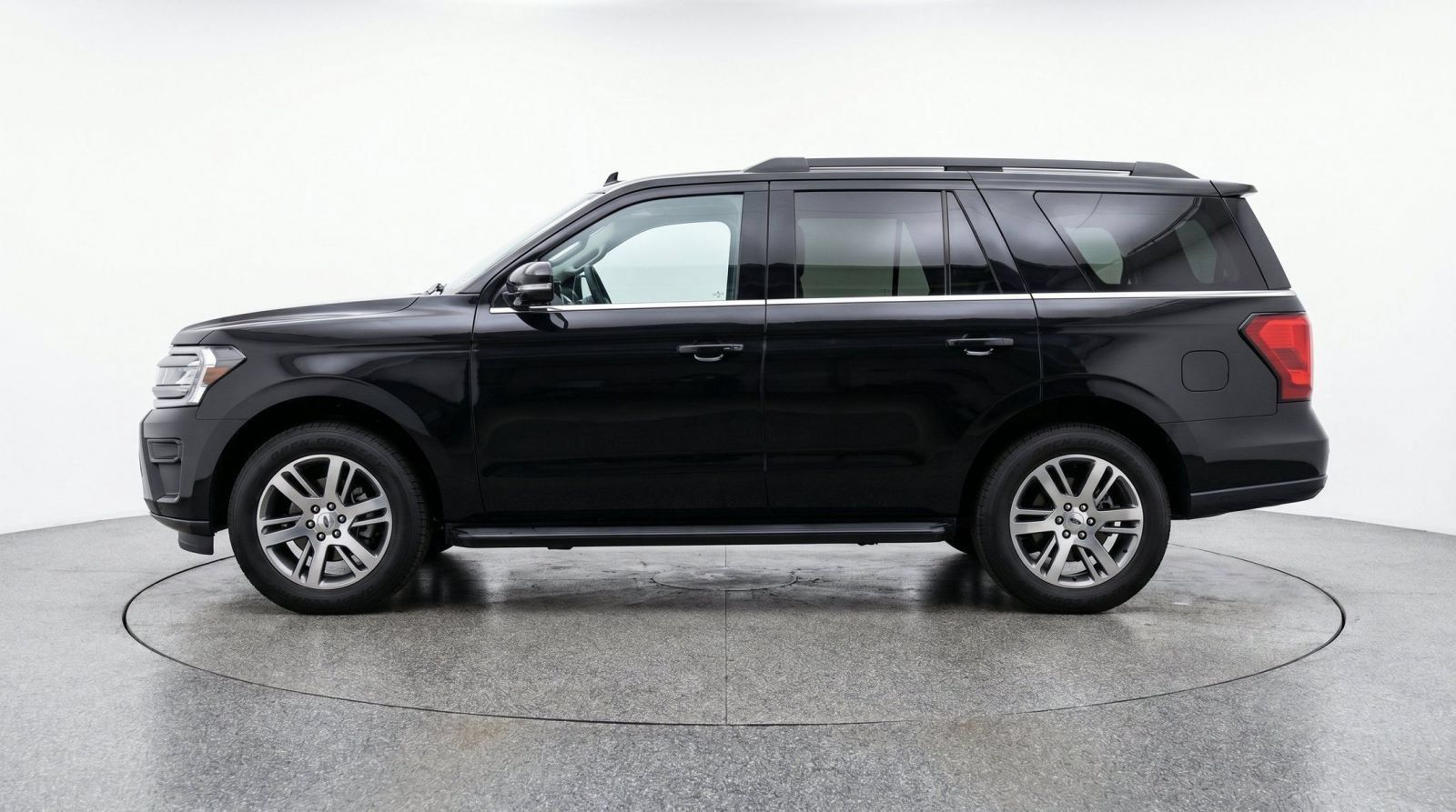 Used 2024 Ford Expedition Limited RWD image 7