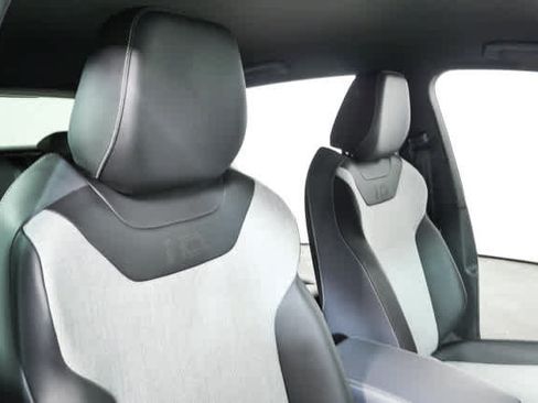 Certified 2025 Volkswagen ID.4 Pro RWD image 25