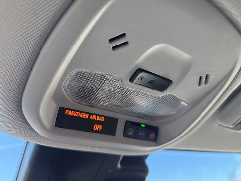 Used 2025 Chevrolet Trax LT w/ LT Convenience Package image 22