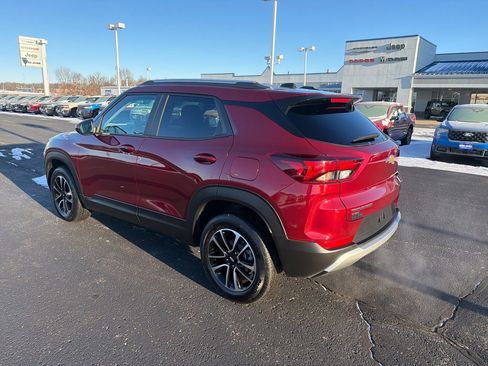 Used 2025 Chevrolet TrailBlazer LT image 3