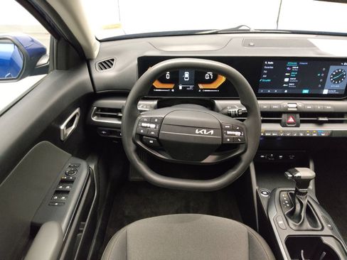 Used 2025 Kia K4 FWD image 22
