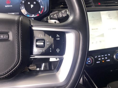 Used 2023 Land Rover Range Rover Long Wheelbase SE image 15