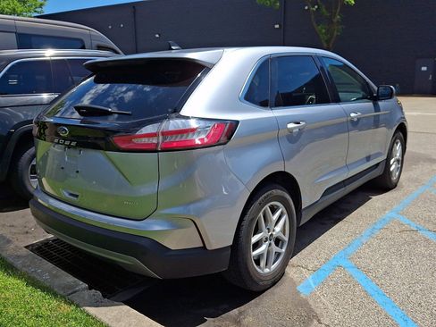 Used 2024 Ford Edge SEL AWD/4WD image 4