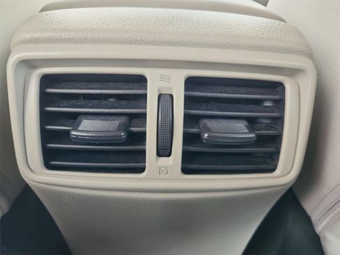 Used 2019 Nissan Rogue Sport SV FWD image 20