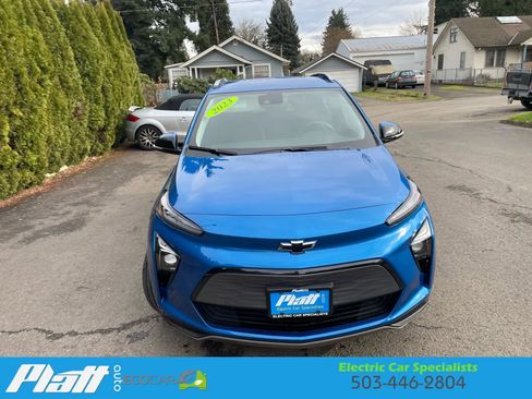 Used 2023 Chevrolet Bolt EUV LT image 15