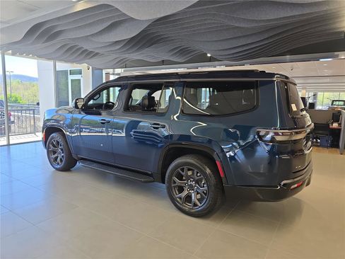 New 2026 Jeep Grand Wagoneer Limited AWD/4WD image 6