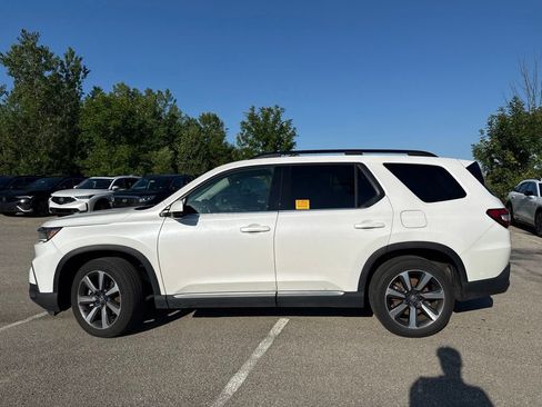 Used 2025 Honda Pilot Elite image 9