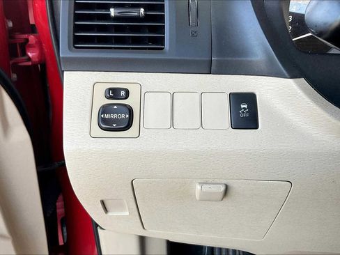 Used 2010 Toyota Venza image 30