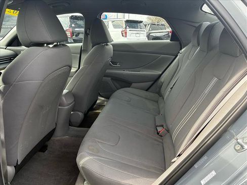 Used 2023 Hyundai Elantra SEL image 21