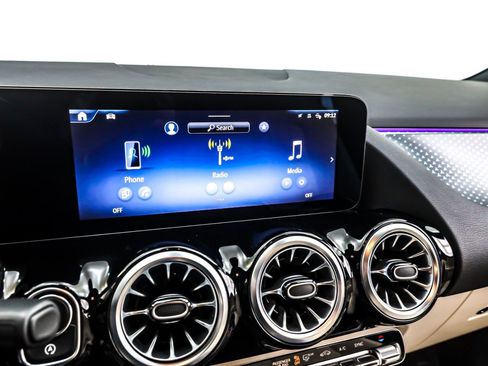 Certified 2024 Mercedes-Benz GLA 250 image 22