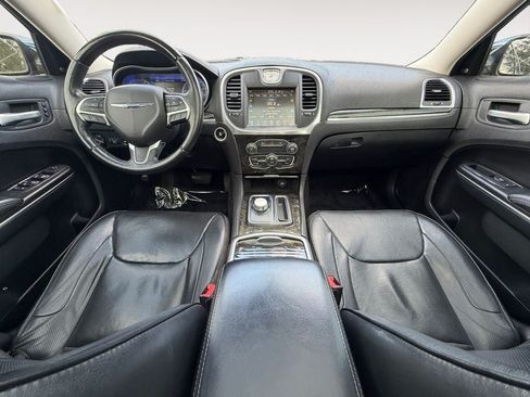 Used 2016 Chrysler 300 C RWD image 11