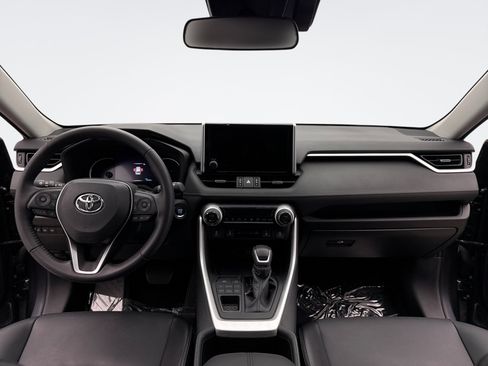 Used 2023 Toyota RAV4 XLE Premium AWD/4WD image 14