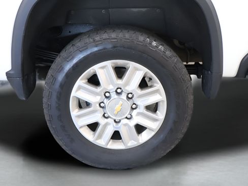 Used 2025 Chevrolet Silverado 2500 High Country AWD/4WD image 17