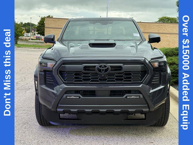 Used 2024 Toyota Tacoma TRD Sport w/ TRD Sport Premium Package AWD/4WD image 8