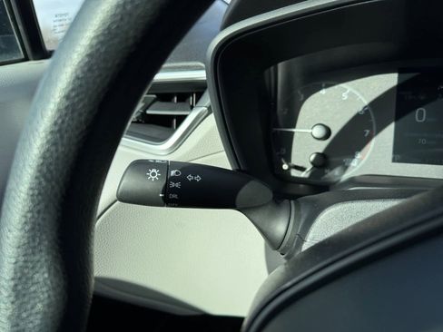 Used 2024 Toyota Corolla Cross L image 17