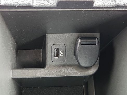 Used 2019 Nissan Rogue SV FWD image 22
