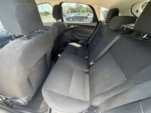 Used 2018 Ford Focus SE FWD image 10