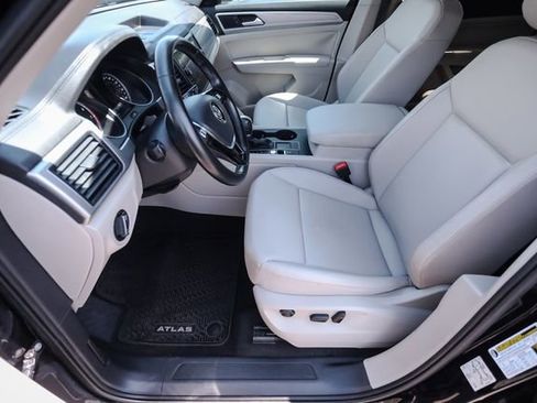 Used 2019 Volkswagen Atlas SE FWD image 42