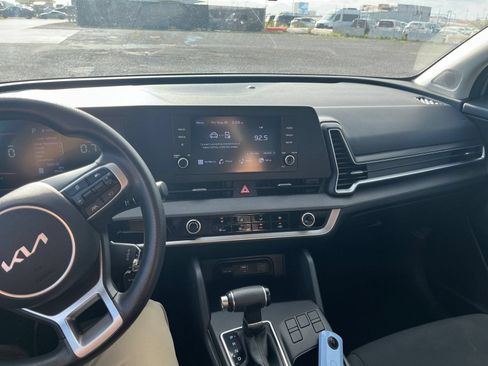 Used 2025 Kia Sportage LX FWD image 27