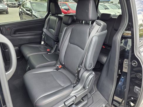 Used 2025 Honda Odyssey Sport-L image 16