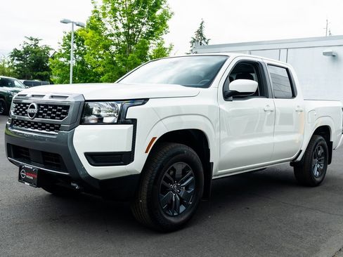 New 2025 Nissan Frontier SV image 3